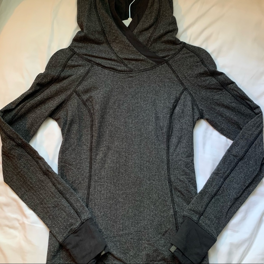 LULULEMON THINK FAST HOODIE